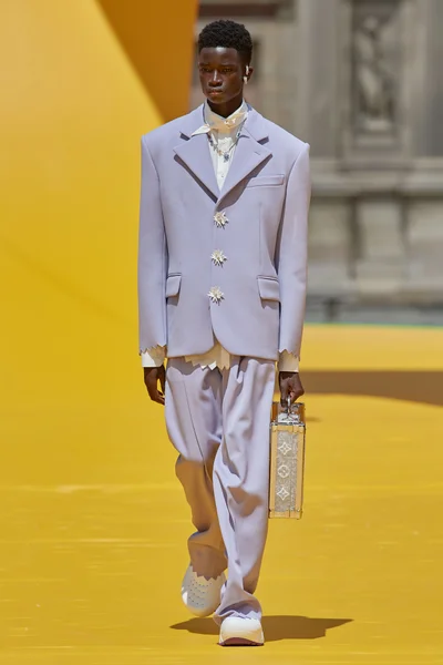 Look 1